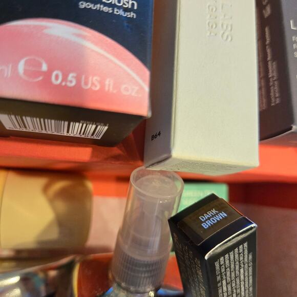 Allure Beauty Box FabFitFun Makeup Skincare Haircare Bundle Benefit Naked Sunday - Picture 6 of 6